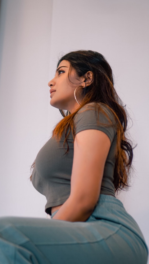 Aathmika HD Photos & Wallpapers For Mobile