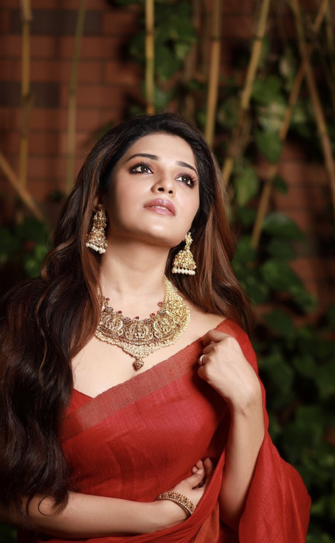 Aathmika HD Photos & Wallpapers for mobile Download