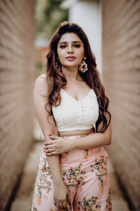 Aathmika HD Photos & Wallpapers for mobile Download