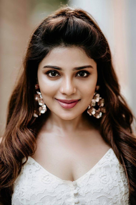 Aathmika HD Photos & Wallpapers for mobile Download