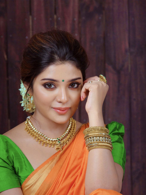 Aathmika Hot Beautiful HD Photoshoot Photos