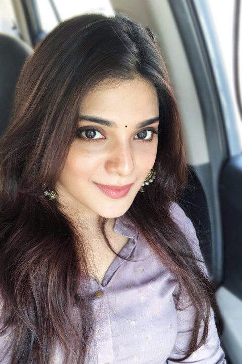 Aathmika Hot HD Photos Wallpapers Whatsapp DP