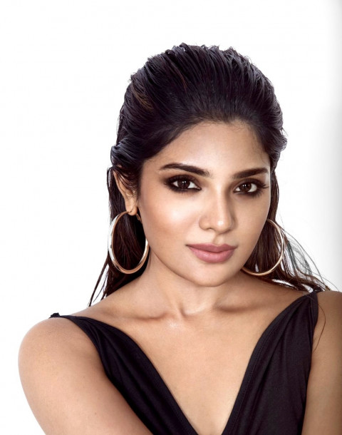 Aathmika  Latest Hot Photoshoot Wallpapers HD