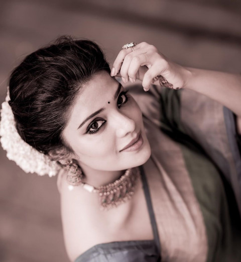 Aathmika  Latest Hot Photoshoot Wallpapers HD