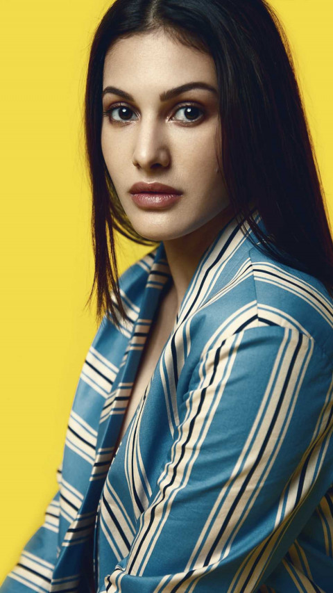 Amyra Dastur Best HD Photos Mobile Wallpapers