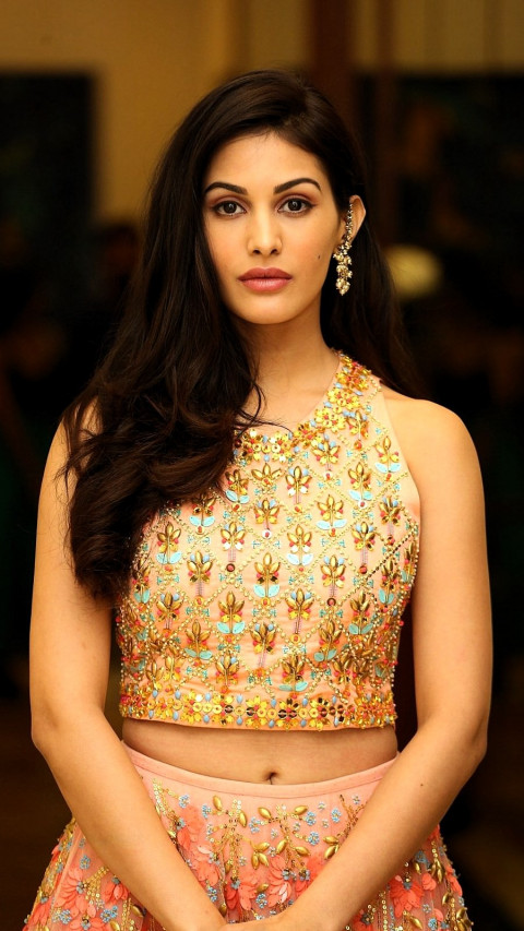 Amyra Dastur HD Latest Wallpaper For Whatsapp DP