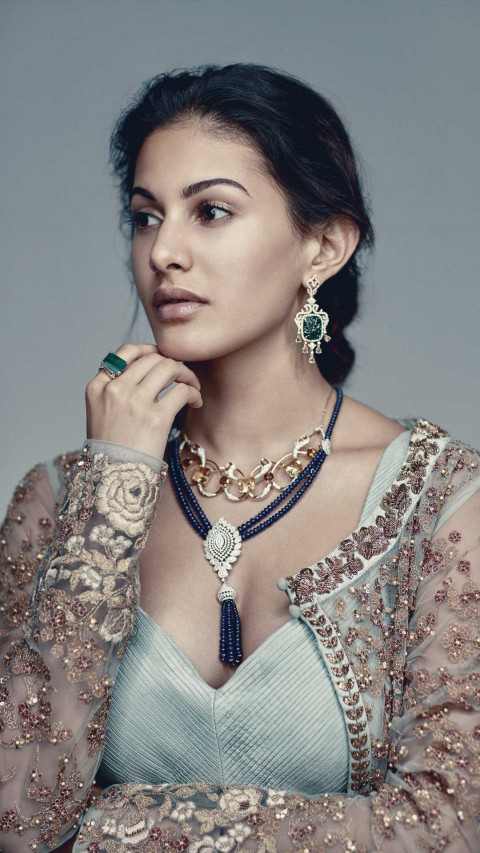 Amyra Dastur HD Latest Wallpaper For Whatsapp DP