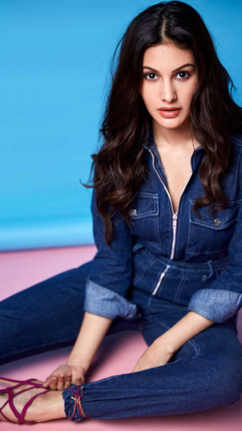 Amyra Dastur HD Wallpapers For Whatsapp Photos DP