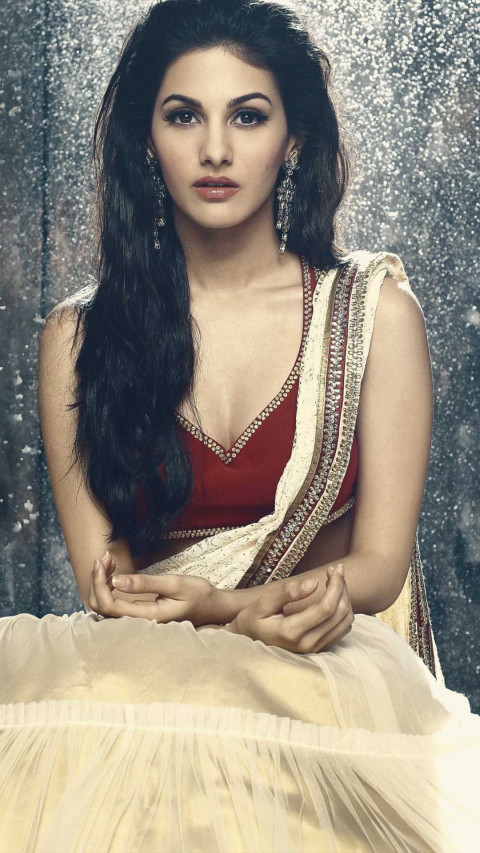 Amyra Dastur Hot Photos & HD Mobile Wallpapers
