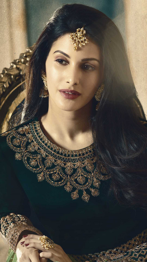Amyra Dastur Latest Hot Photoshoot Photos Wallpapers