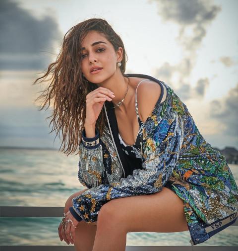 Ananya Panday Wallpapers Download Full HD WhatsApp Dp Pics