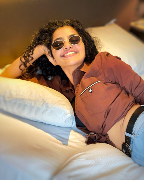 Anupama Parameswaran Beautiful Hot HD Mobile Wallpapers