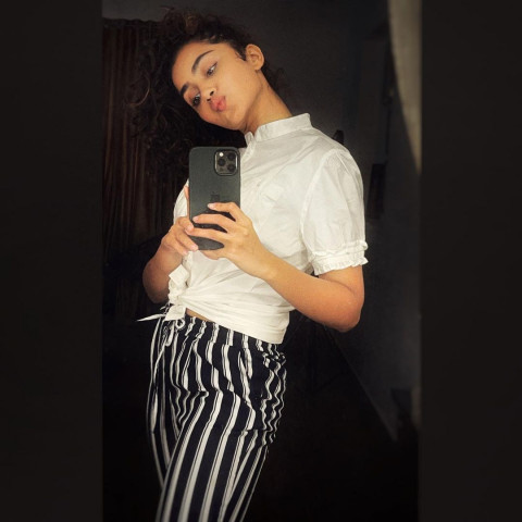 Anupama Parameswaran Latest Hot Full HD Mobile Pictures
