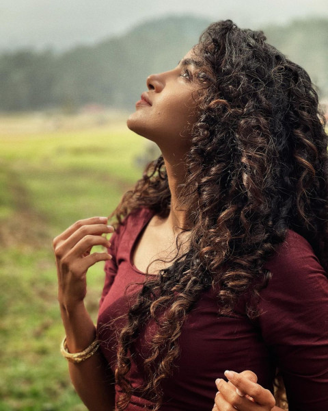 Anupama Parameswaran Latest Hot HD Photos Wallpapers