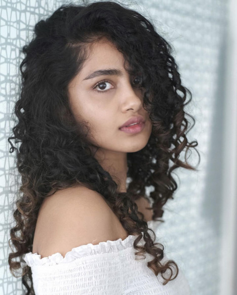 Anupama Parameswaran Latest Hot HD WhatsApp Mobile Photos