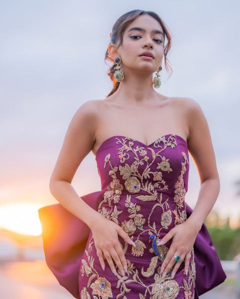 Anushka Sen Photo TopLess Dress Picture