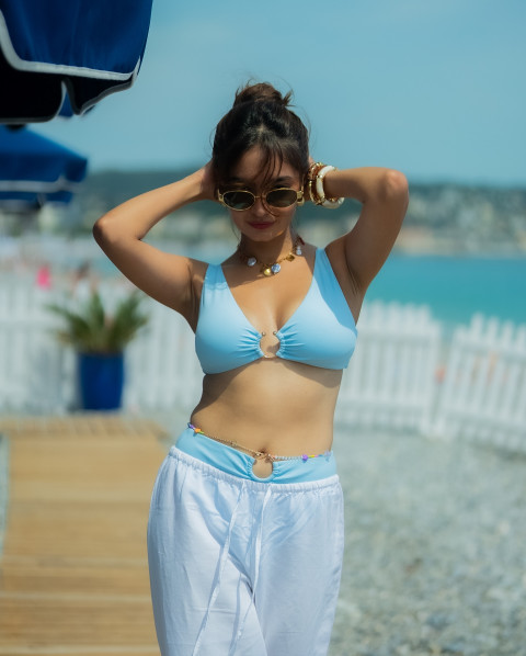 Anushka Sen Sexy Look Pictures On Beach Photo