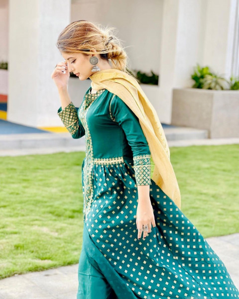 Arishfa Khan Dp Wallpaper photos Free