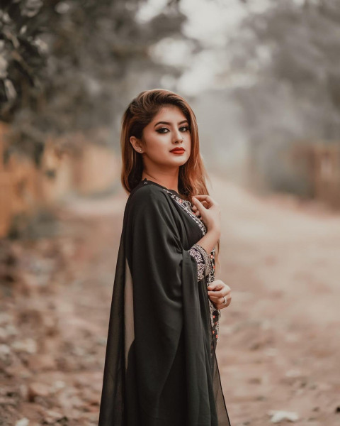 Arishfa Khan Hot Dp wallpaper Images Free