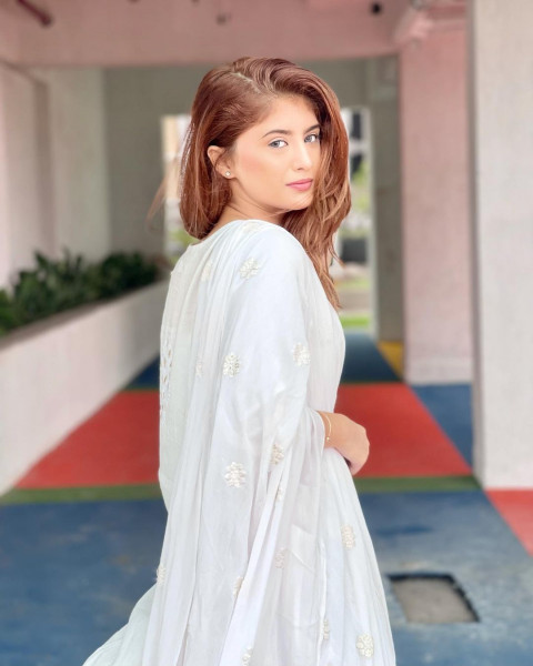 Arishfa Khan Pictures in Home   Wallpaper Free