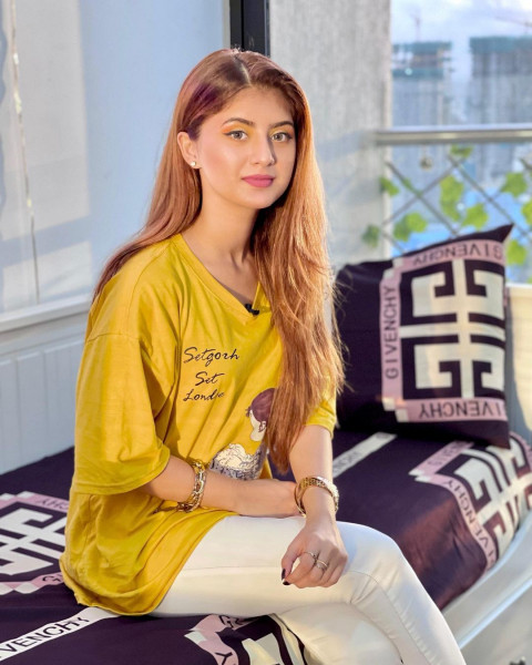 Arishfa Khan Pictures in Home   Wallpaper Free Pics