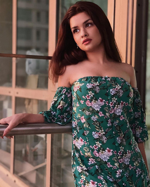 Avneet Kaur bold Look Pic Download Full HD