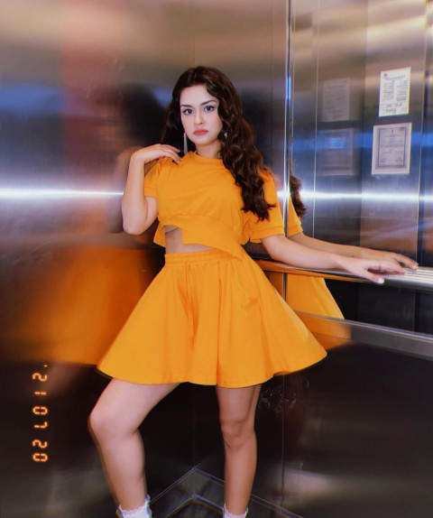 Avneet Kaur bold Look Pic Free Download