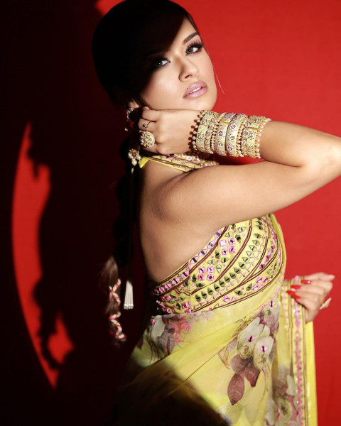 Avneet Kaur Hot Photoshoot HD Wallpapers Photos