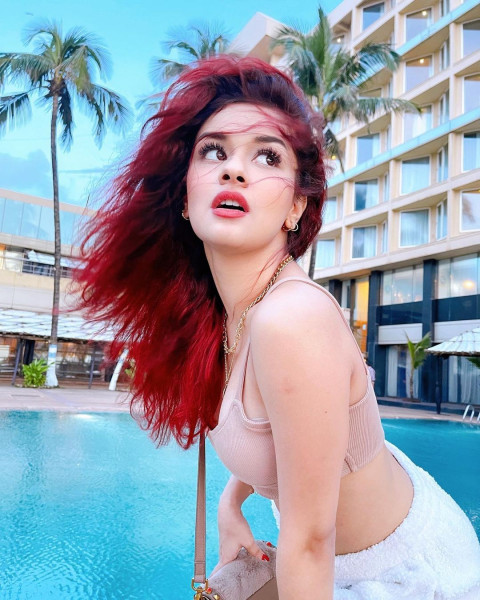 Avneet KAur Hot Wallpaper HD For Free Mobile Dp