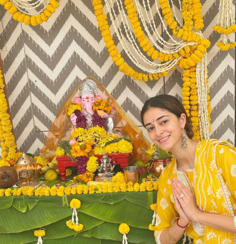 Beautiful Ananya Pandey HD Profile Pics