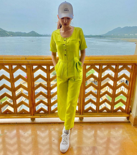 Beautiful Anushka Sen Full HD Wallpaper Pics