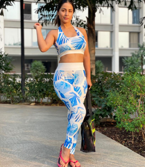 Beautiful Hina Khan Wallpaper For Mobile