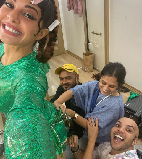 Beautiful Jacqueline Fernandez Hot Photoshoot Pics Dp