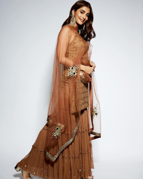 Beautiful Pooja Hegde HD Images Pic For WhatsApp DP