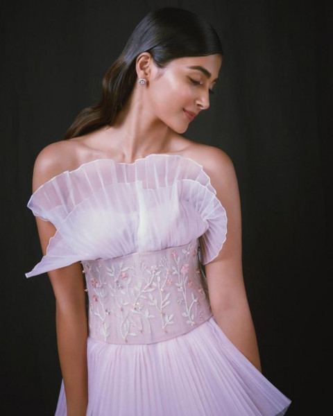 Beautiful Pooja Hegde Latest Hot Photoshoot Wallpaper Images