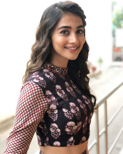 Beautiful Pooja Hegde Wallpaper Download Status Pictures WhatsApp