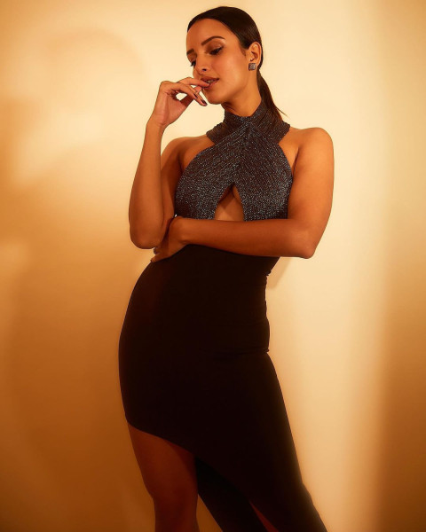 Beautiful Tripti Dimri Picture Wallpapers for Mobile WhatsApp DP