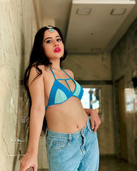 Beautiful Urfi Javed Photos WhatsApp DP For Mobile   Wallpapers