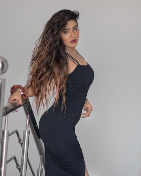 Bold Look Gima Ashi Pic Download