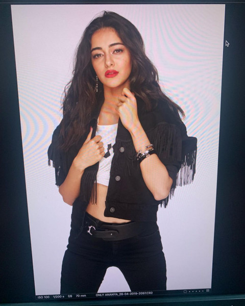Cute Ananya Pandey HD Wallpaper Download