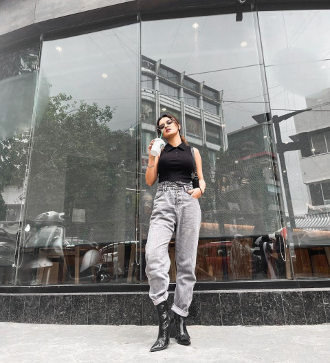 Cute Avneet Kaur HD Wallpapers Pic Images