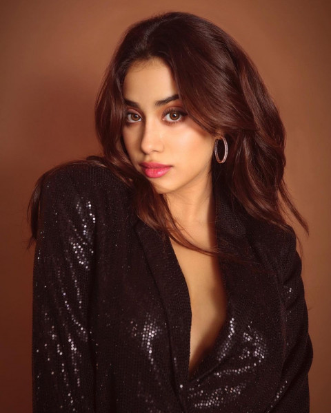 Cute Janhvi Kapoor Photoshoot Images Img
