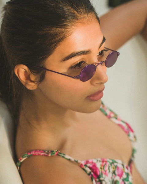 Cute Pooja Hegde Images Full HD Photos For Profile Picture