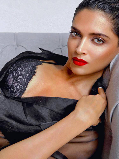 Deepika Padukone Hot DP Mobile Wallpapers Full HD