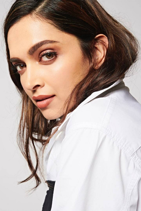 Deepika Padukone Photos Mobile Dp Wallpapers Images