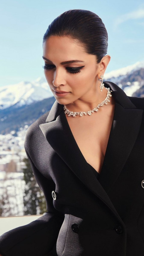 Deepika Padukone Wallpapers HD For Mobile Images