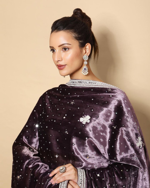 Download Tripti Dimri Wallpapers For Mobile Download WhatsApp DP