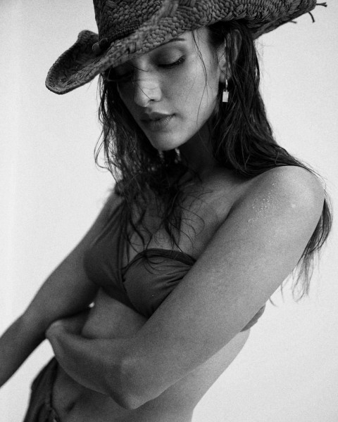 Download Tripti Dimri Wallpapers For Mobile Download WhatsApp DP