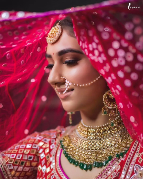 Dulhan With Jewellery Photoshoot Pose Ideas Pics
