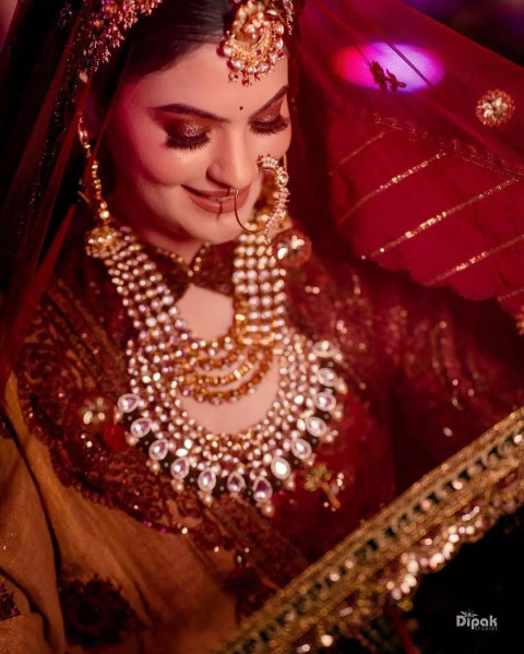Dulhan With Jewellery Photoshoot Pose Ideas Pics